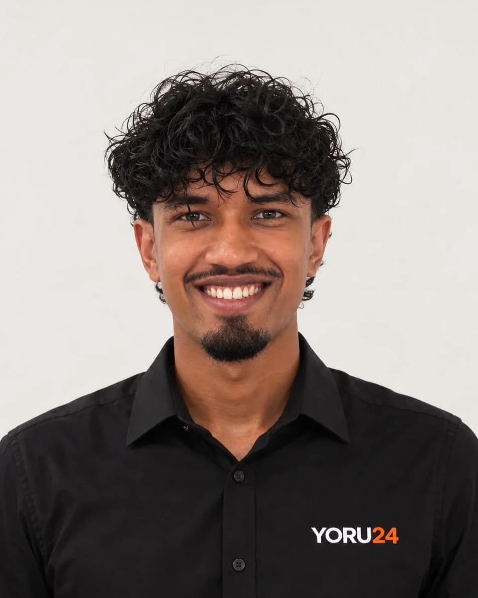 Portrait de Shrevon Fernando, fondateur de YORU24.